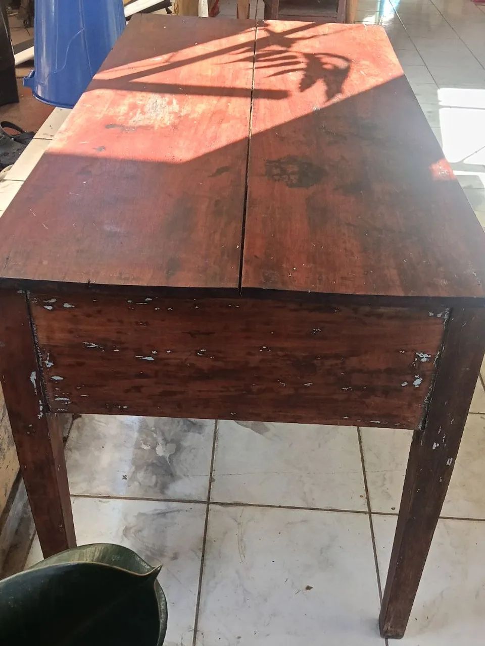 Mesa antiga,não sei que madeira é,Leia: - Foto 3