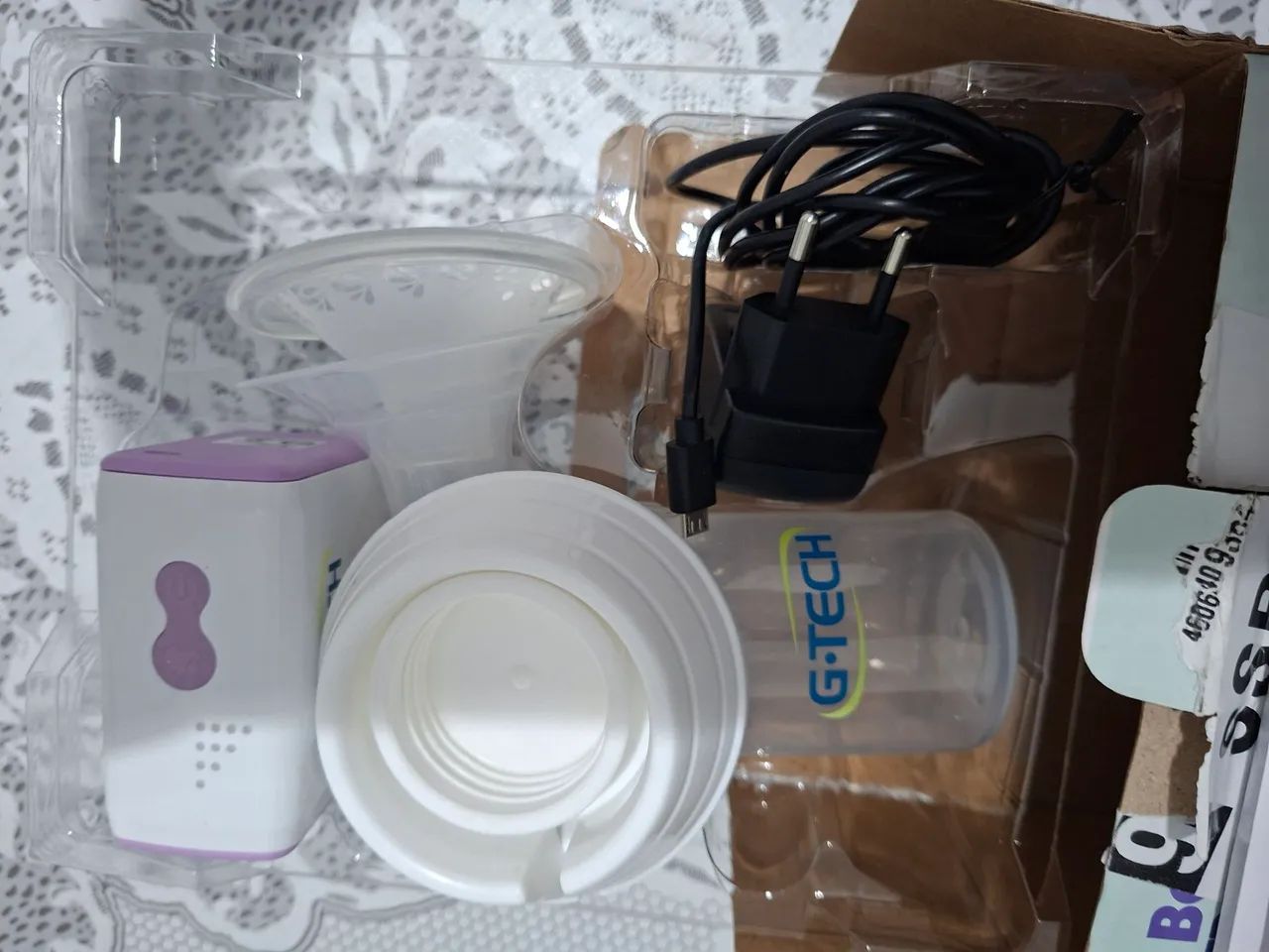 Vendo bomba de tirar leite automática Bivolt. - Foto 2