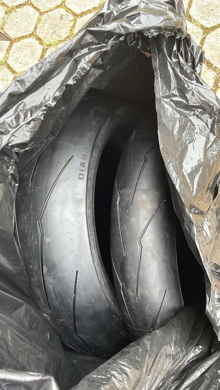 Pneus Pirelli Supercorsa 120 e 180 - Peças para motos - Asa Sul