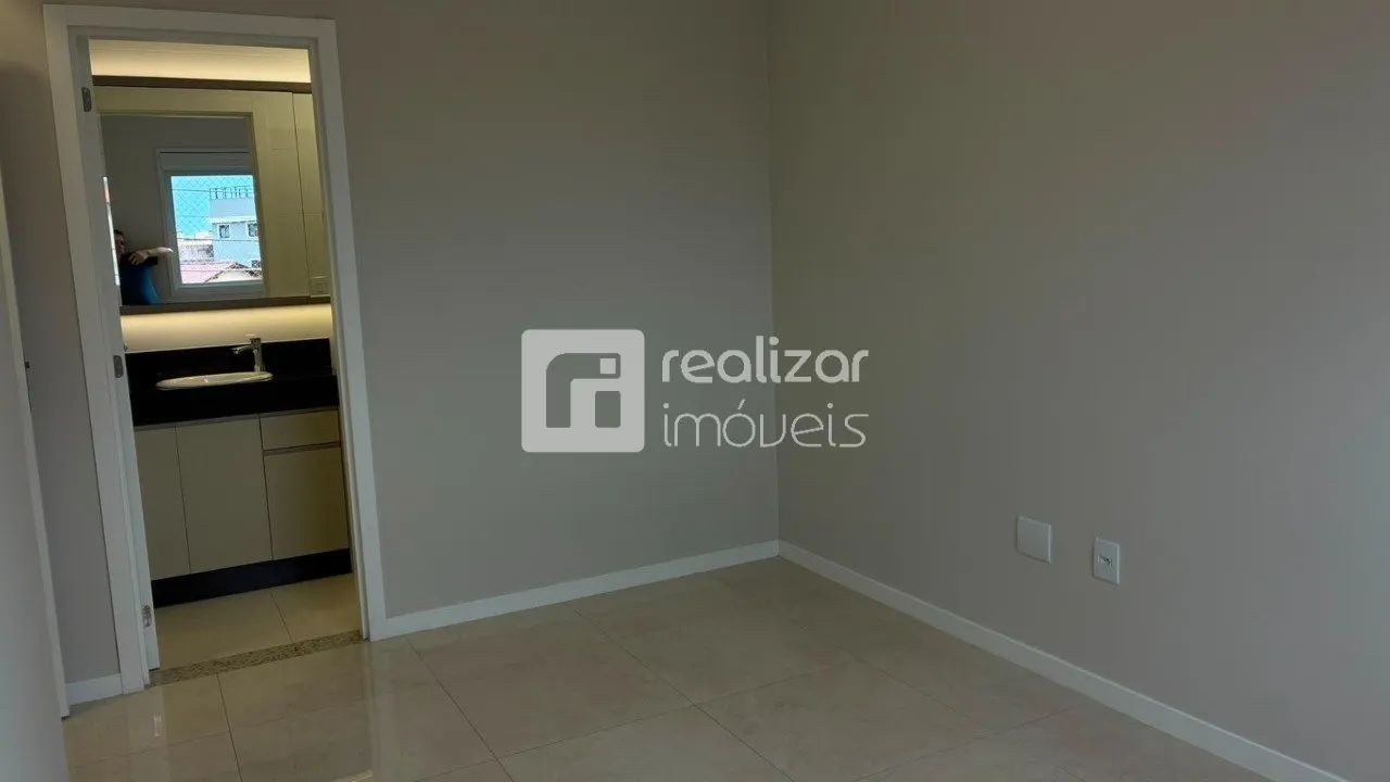 Apartamento de 2 dormitórios no Ingleses do Rio Vermelho - Foto 2