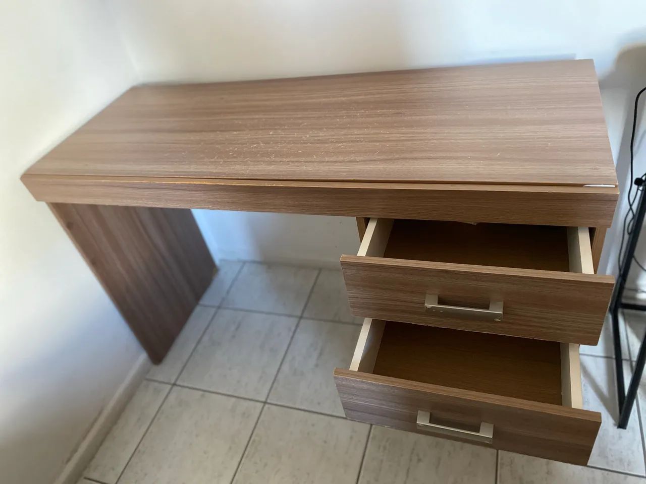 Escrivaninha / Mesa de Escritório com 2 Gavetas - Foto 3