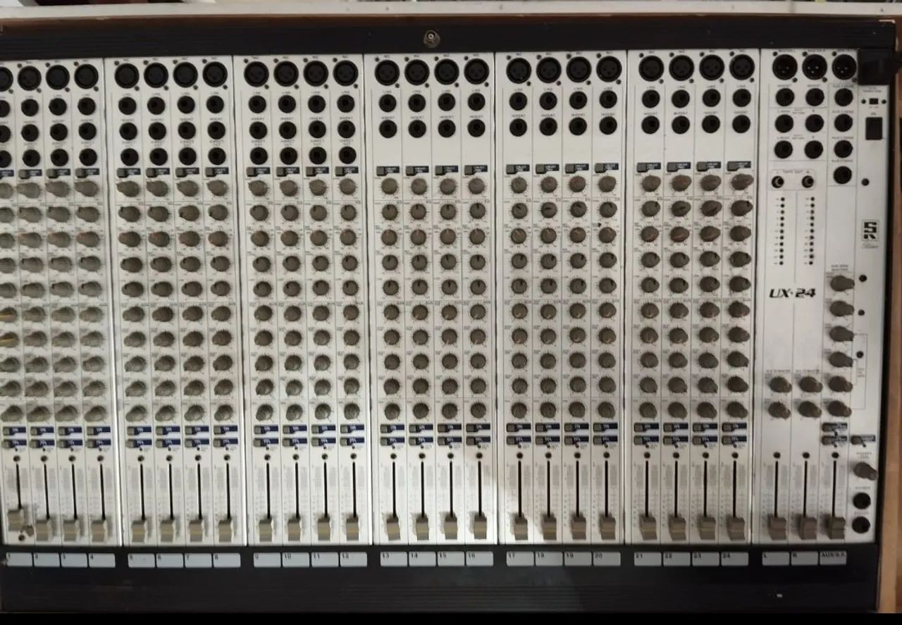 Mesa de Som Analógico Staner 24 canais - Foto 3