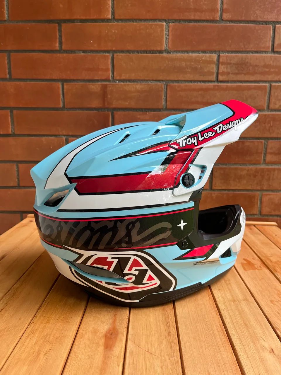 Capacete Troy Lee Desings D4 tamanho M (57-58cm) - Acessórios de