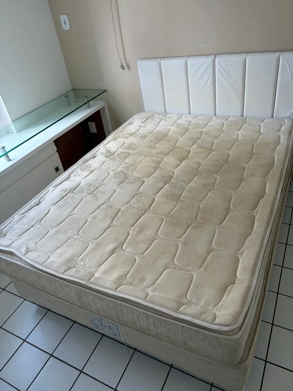 Cama de casal com base