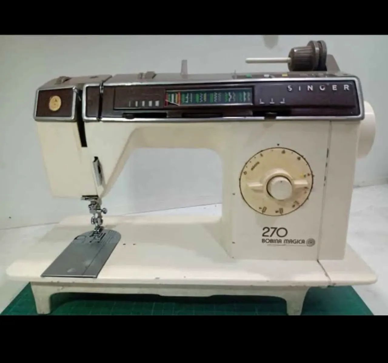 Máquina de costura SINGER BOBINA MÁGICA 279 usada