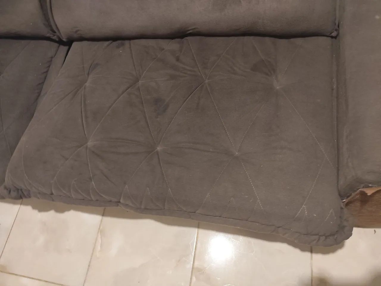 Sofá elegante e espaçoso  - Foto 2