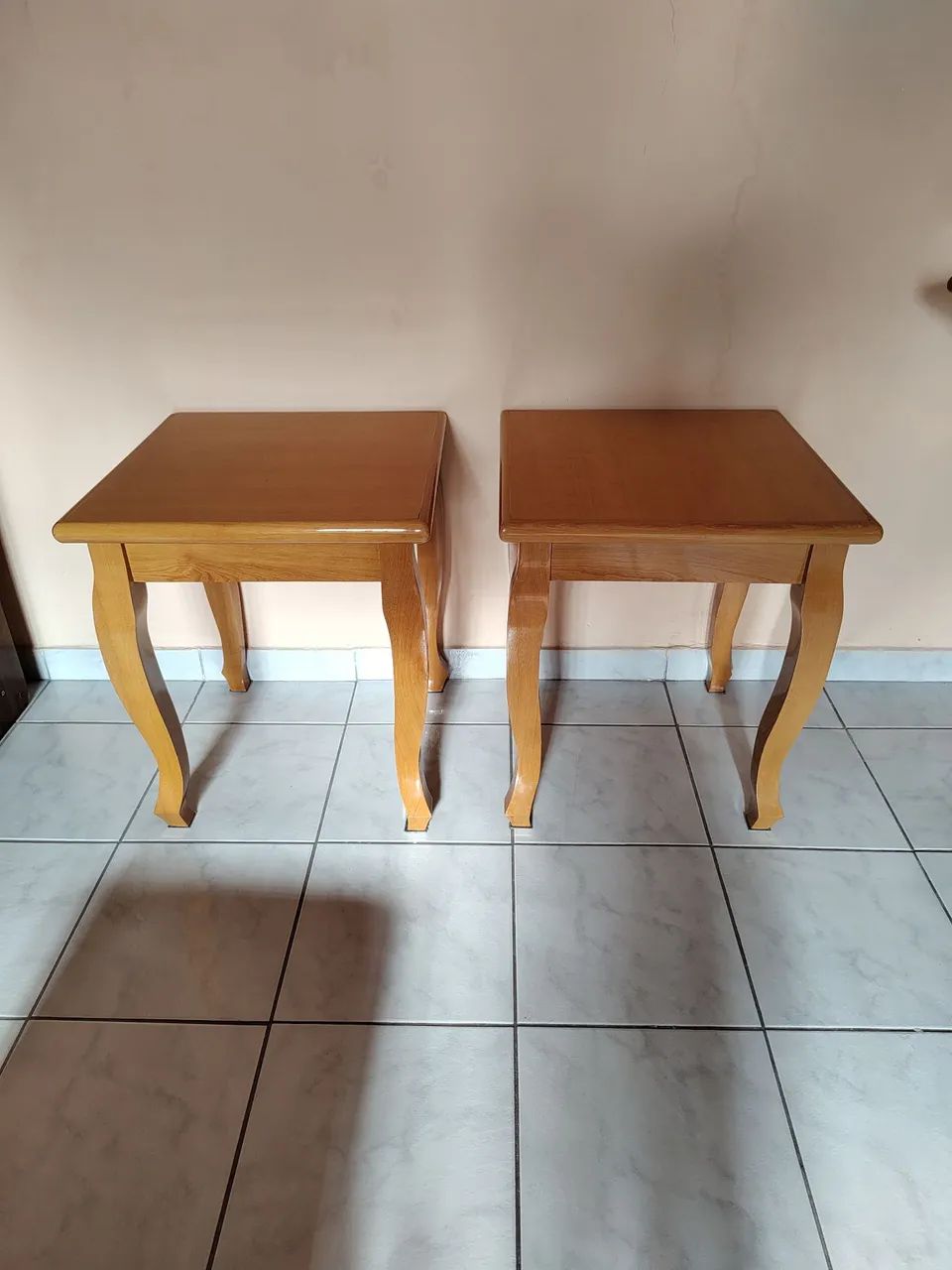 Mesinha De Canto Nova 