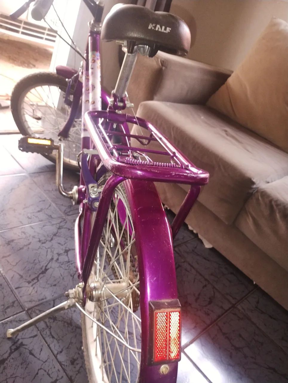 Bicicleta princesa Sofia aro 20/1.75 semi nova   - Foto 4