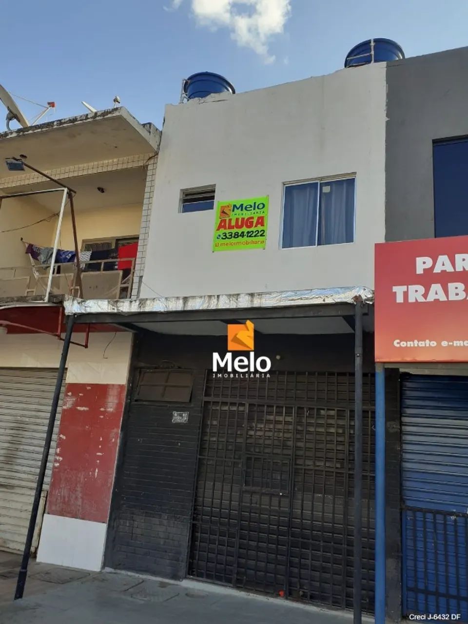 Apartamento sobreloja. 