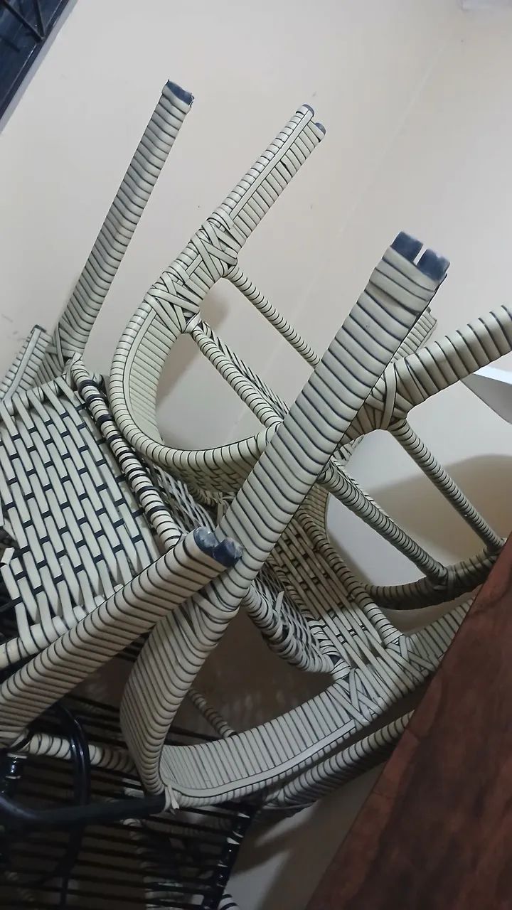 Vendo ou troco Conjunto Cadeiras e centro - Foto 3
