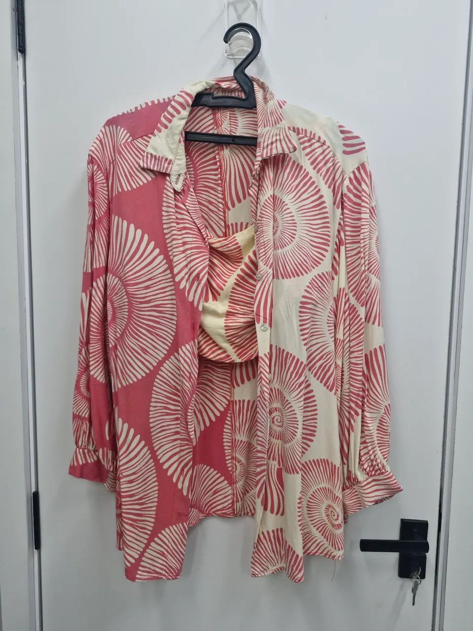 Blusa com croped deep  tam G