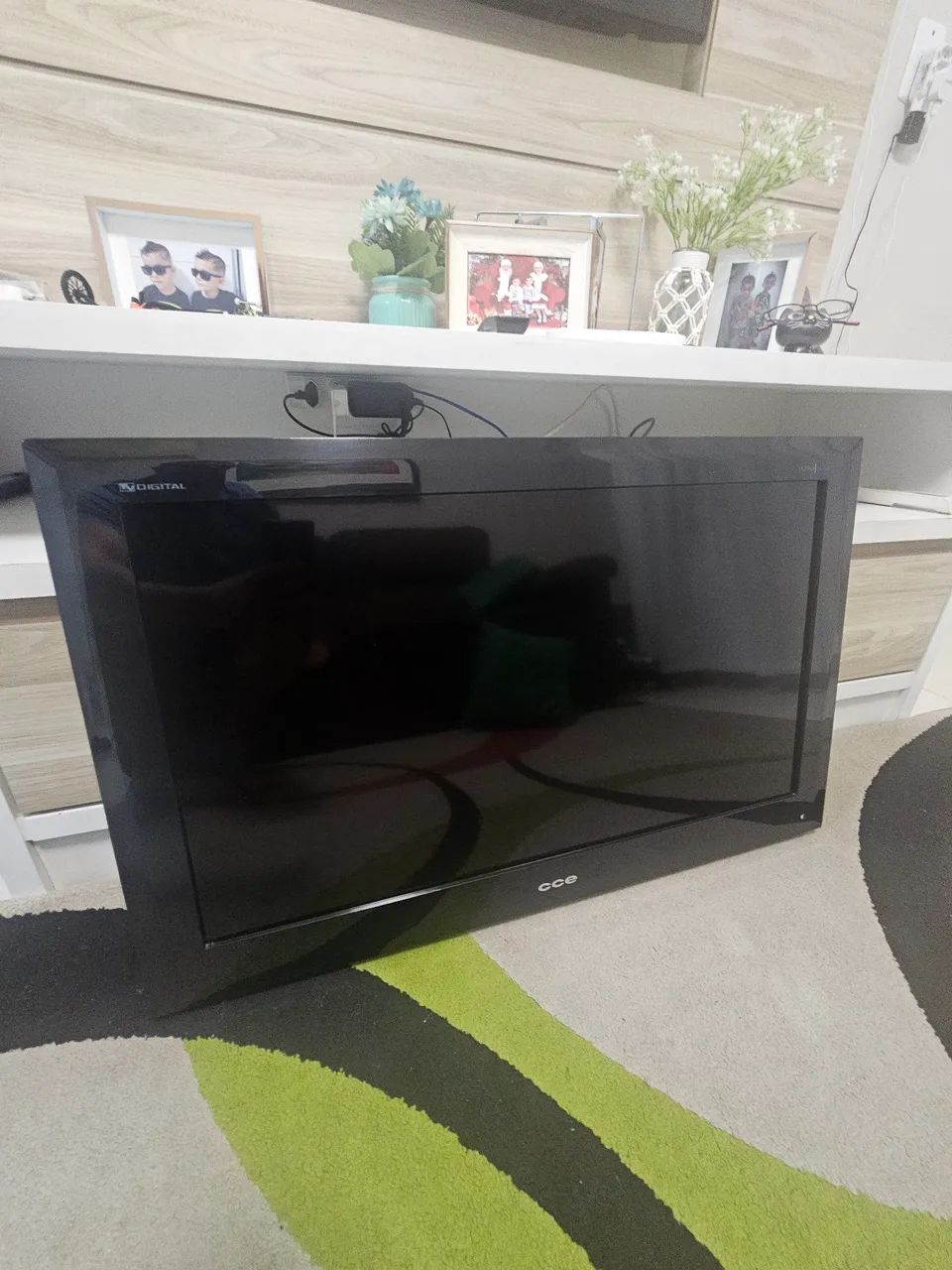 TV LCD 32? CCE C320 - Com Conversor Digital Integrado, HDMI e USB