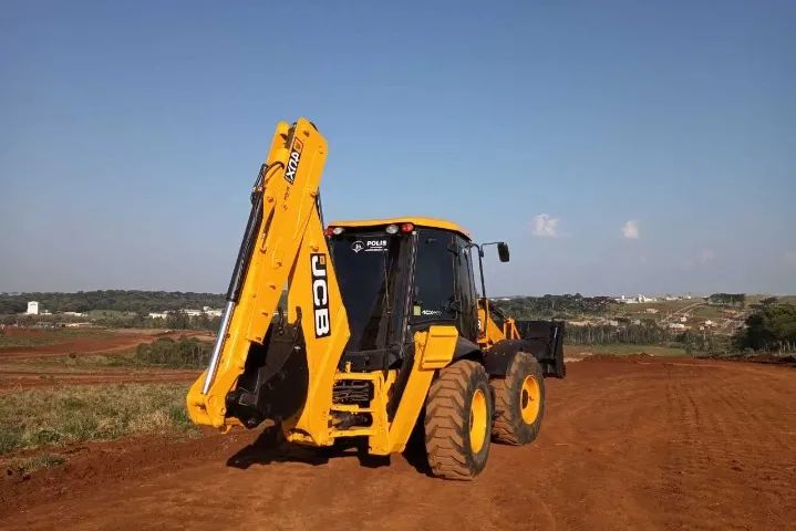 Retroescavadeira JCB 2014.  - Foto 2