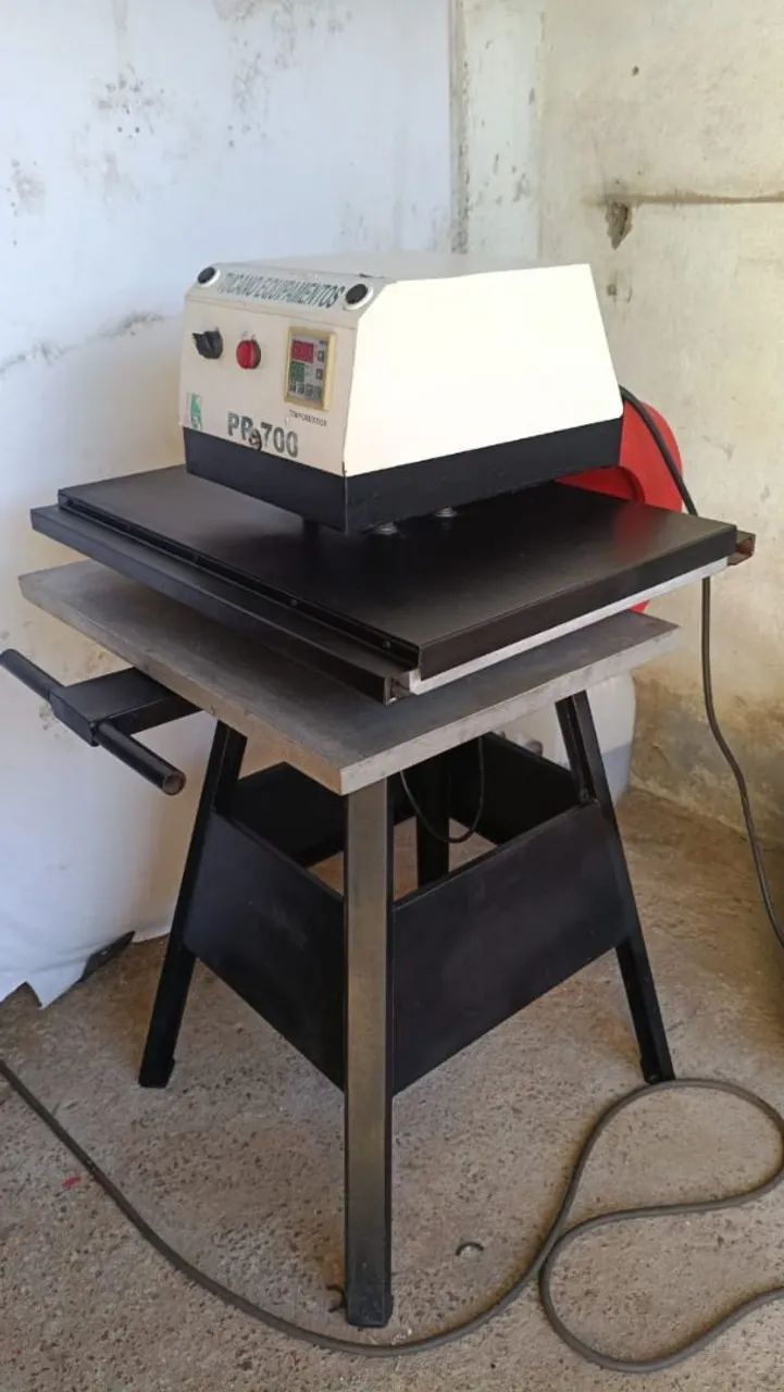 Vendo Prensa Sublimática Semi-automatica Pneumática Tucano 70x50. - Foto 2