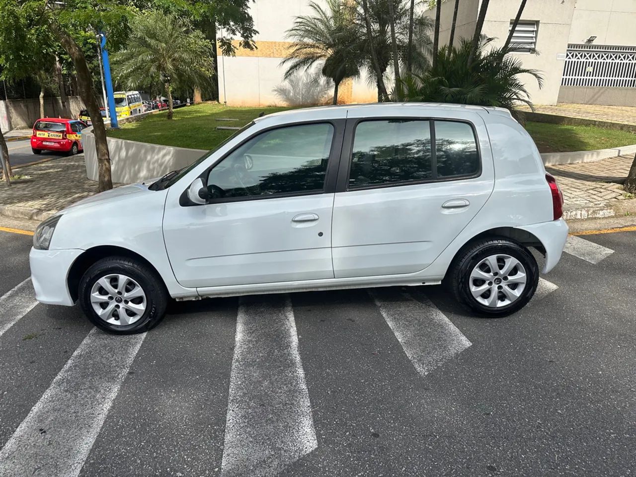 Renault Clio Expression Hi-flex 1.0 16V 5P 2016 - Foto 4
