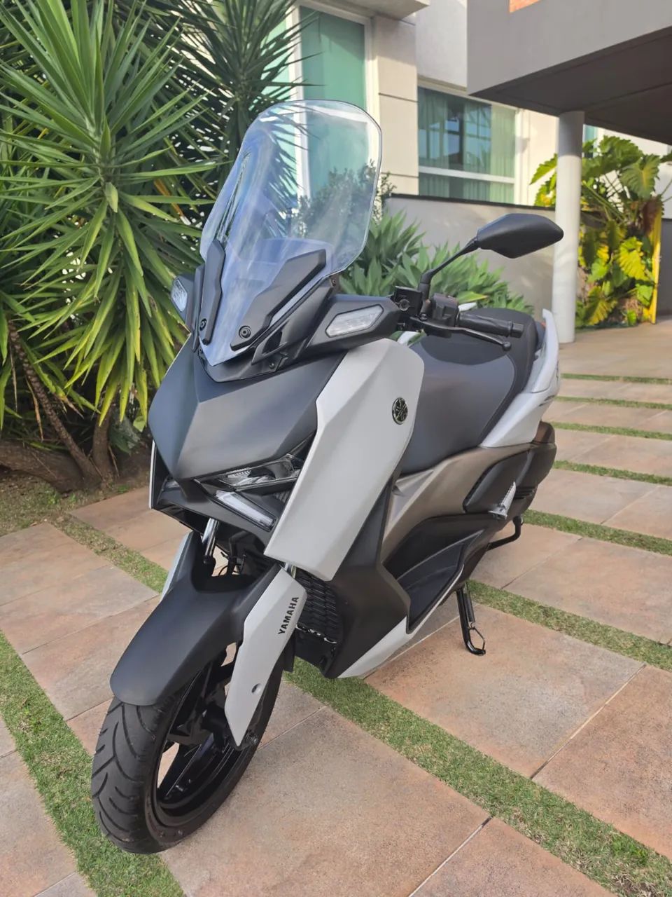 Xmax conect sem detalhe 