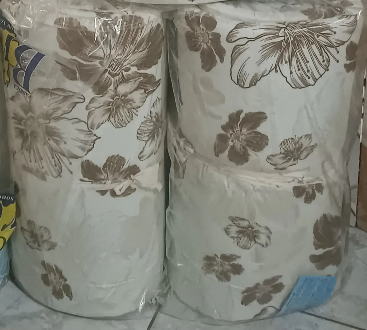 Colchonete pequeno com travesseiro 