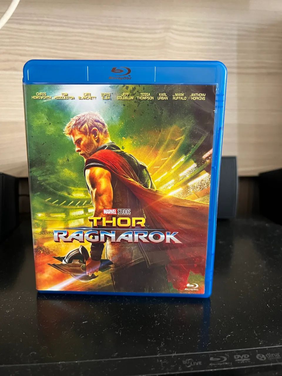 blu- ray disc Thor Ragnarok Marvel 
