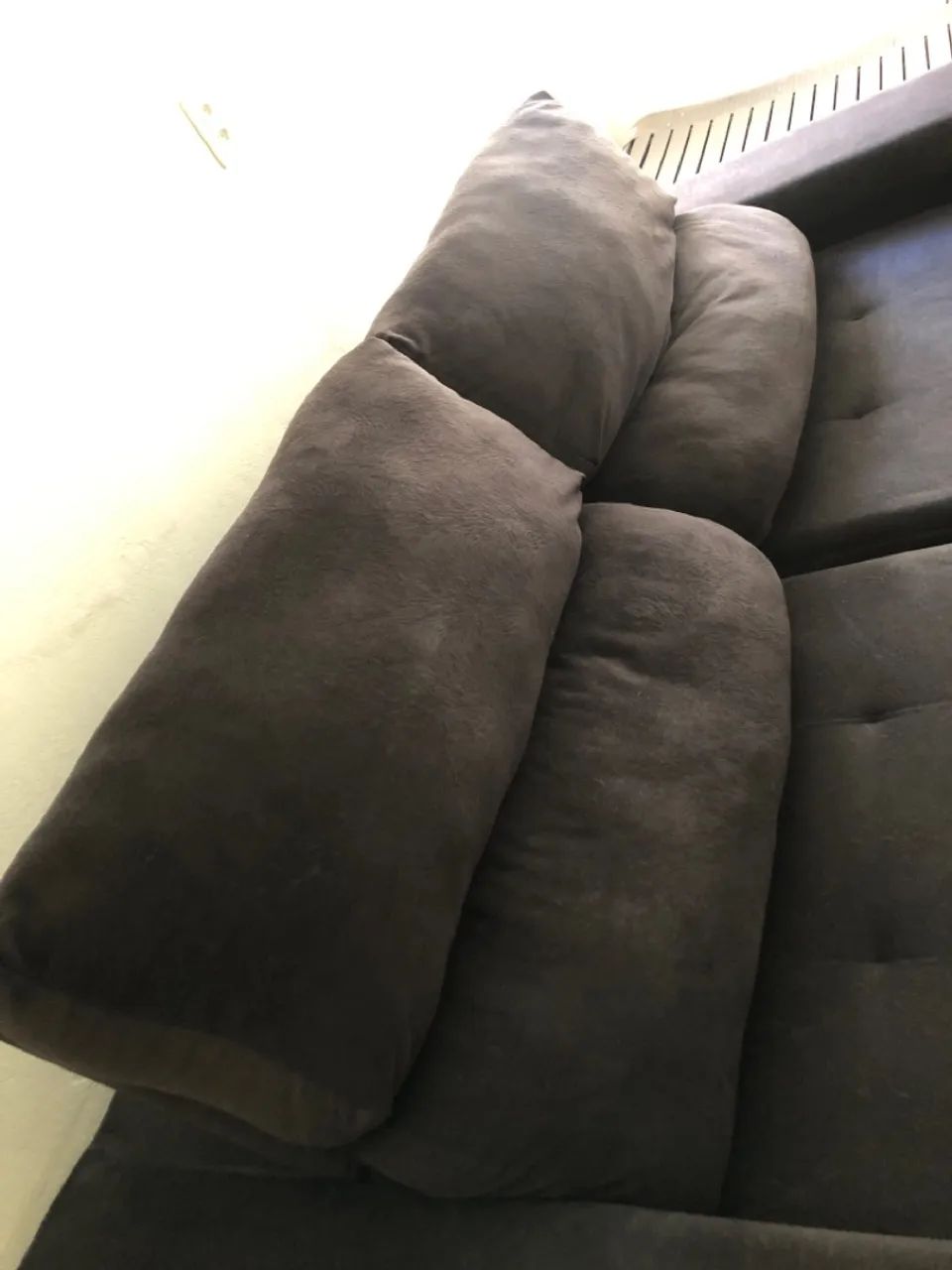 Sofá retrátil preto - 2,40m  - Foto 4