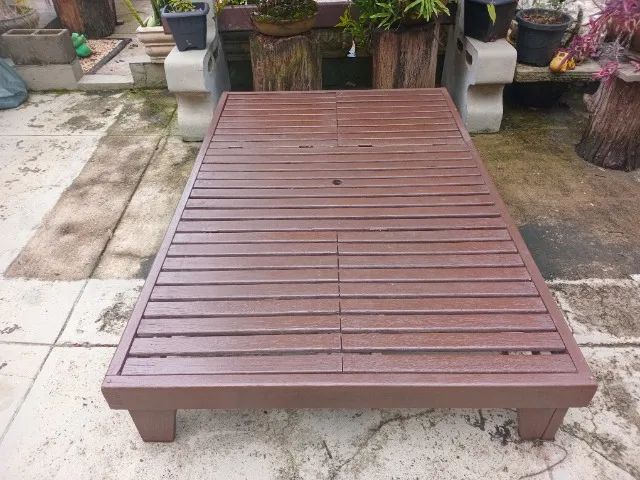 ESPREGUIÇADEIRA PARA PISCINA