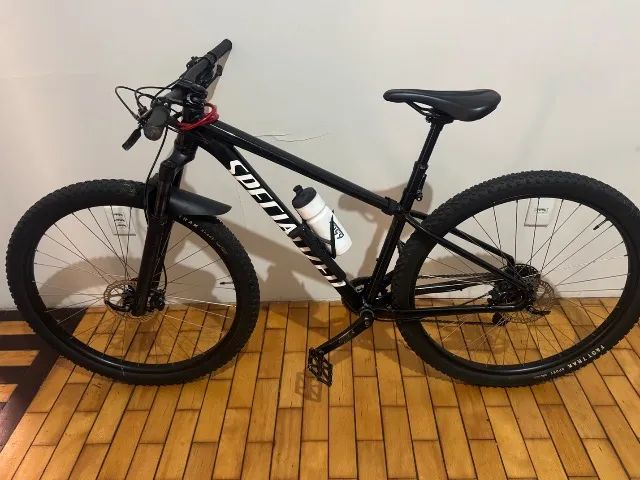 Bicicleta Specialiezed Rockhopper Aro 29