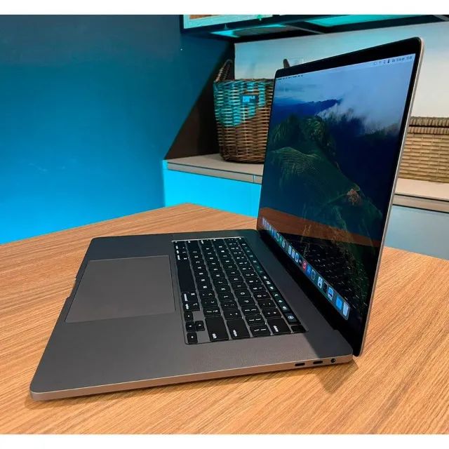 MacBook Pro 16