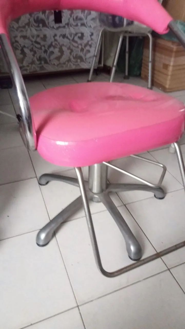 Cadeira de corta cabelo  - Foto 2