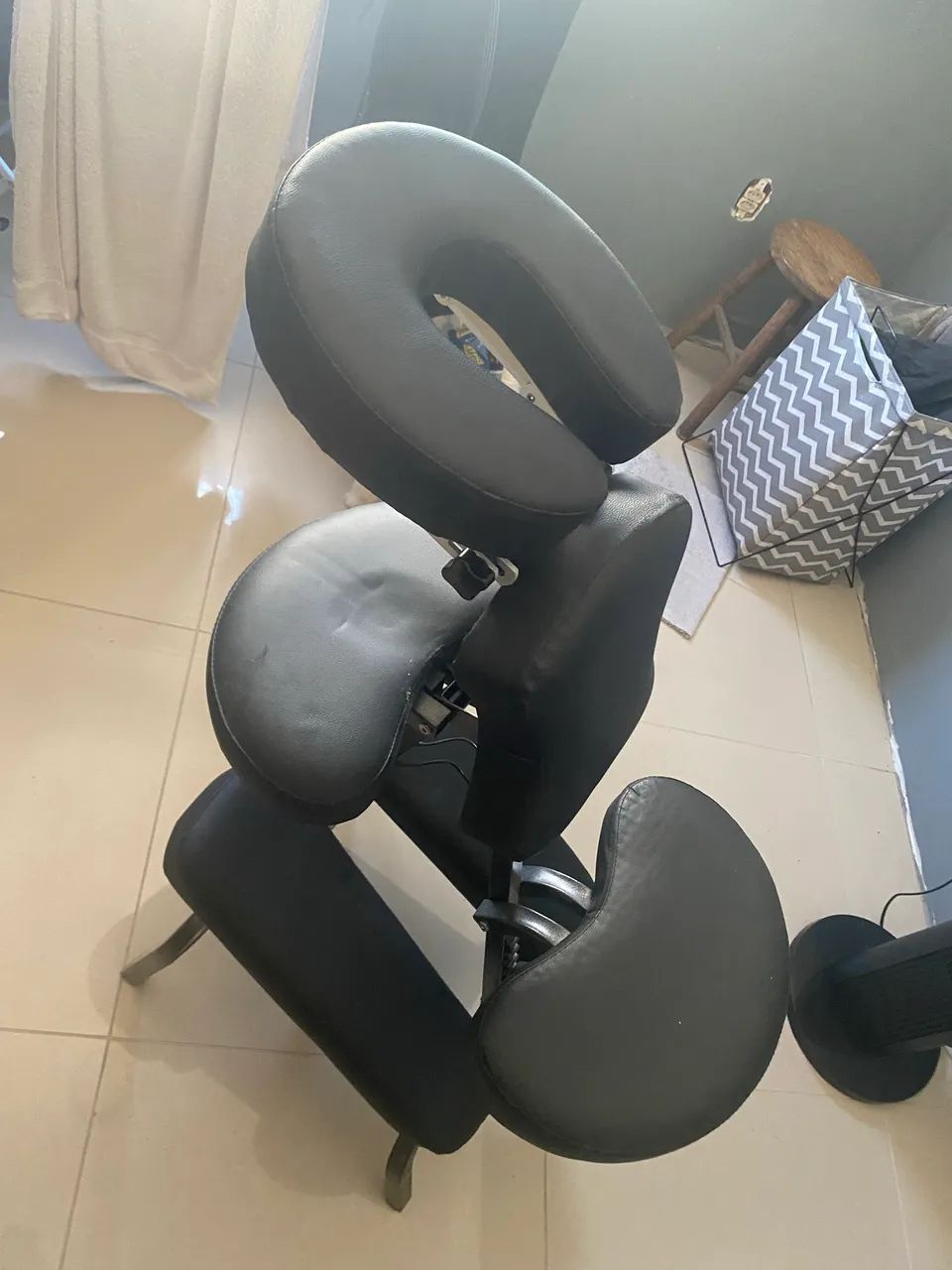 Cadeira de Massagem Portátil Ergonômica - Pouco Uso - Excelente Estado - Foto 3