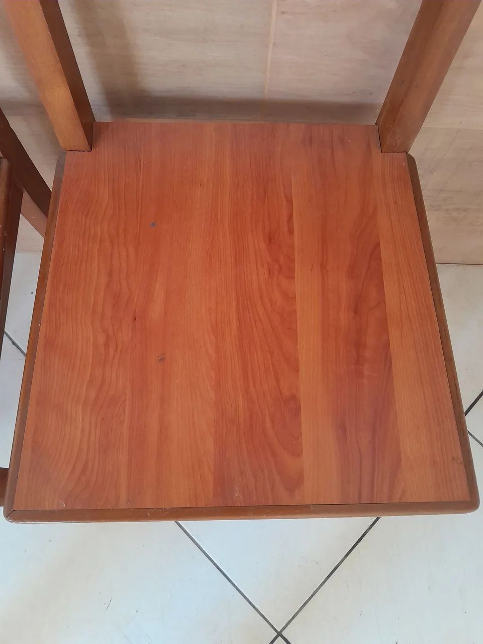 Vendo 4 cadeiras de madeiras rústicas  - Foto 4