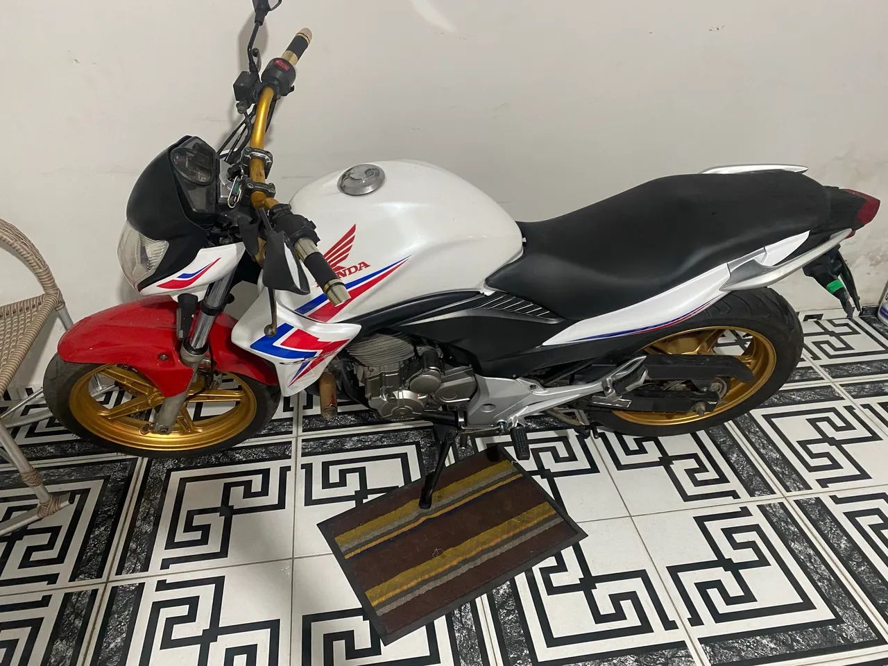 CB 300 2010 - Modelo 2015 - Foto 2