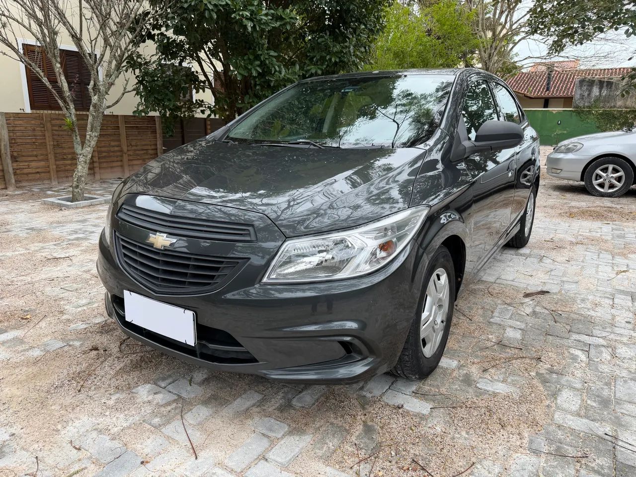 Chevrolet Onix JOY Hatch 1.0 8V Flex Mec. 4P 2018 - Foto 2