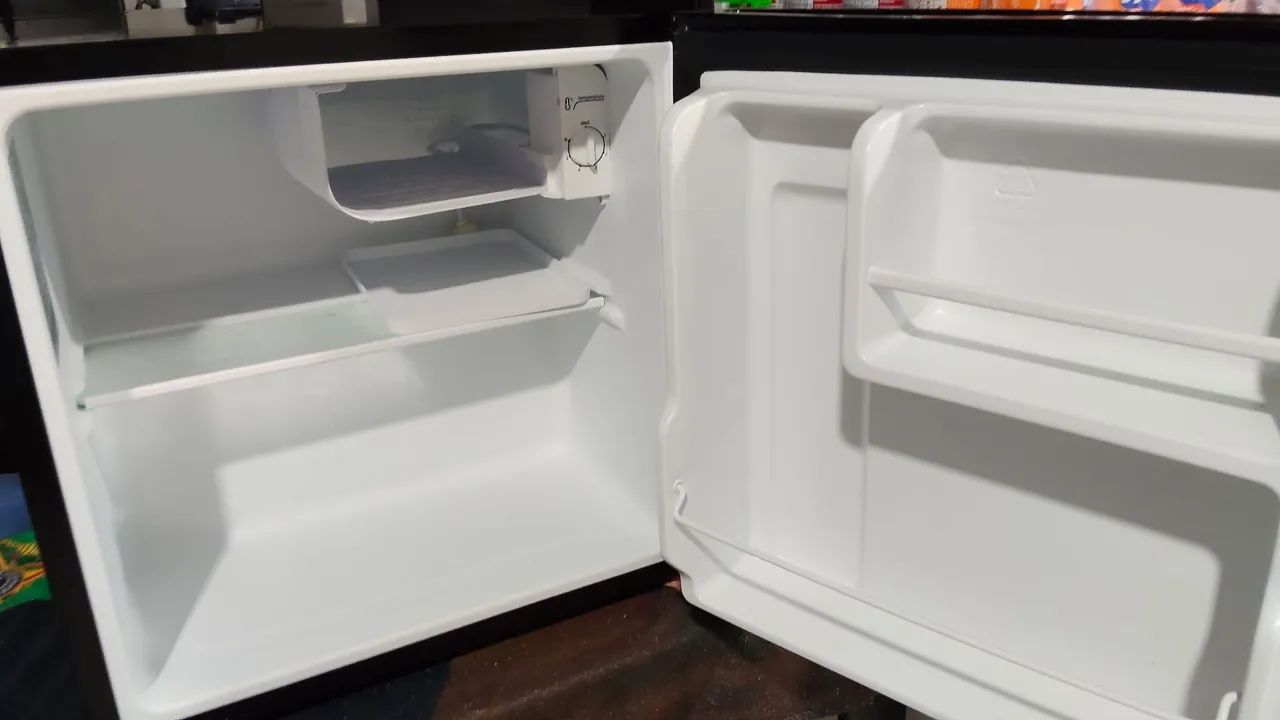 Frigobar Compacto Midea 45L - Foto 2