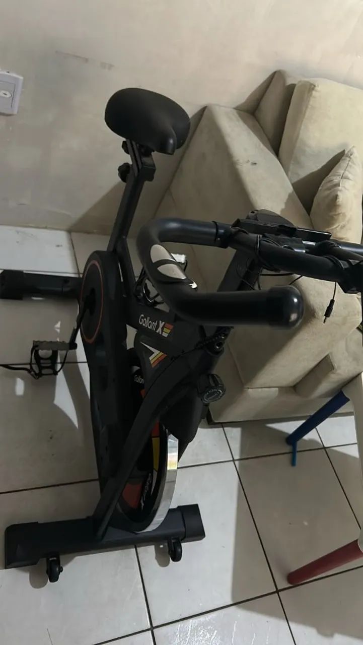 BICICLETA ERGOMÉTRICA NOVA MAL FOI USADA - Foto 3