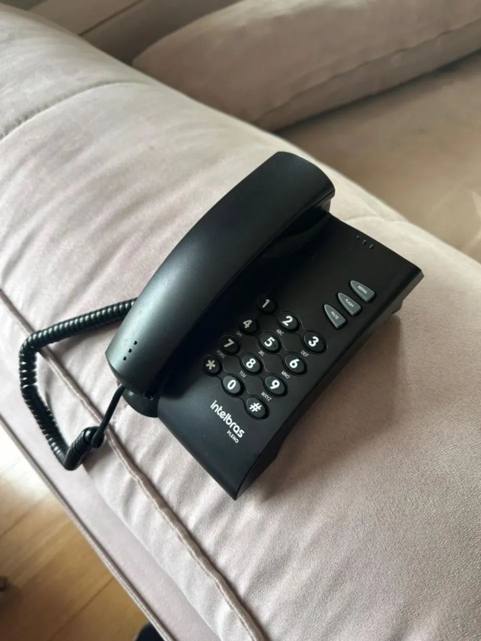 Telefone com fio Pleno Intelbras Preto Sem Chave De Bloqueio - Semi novo