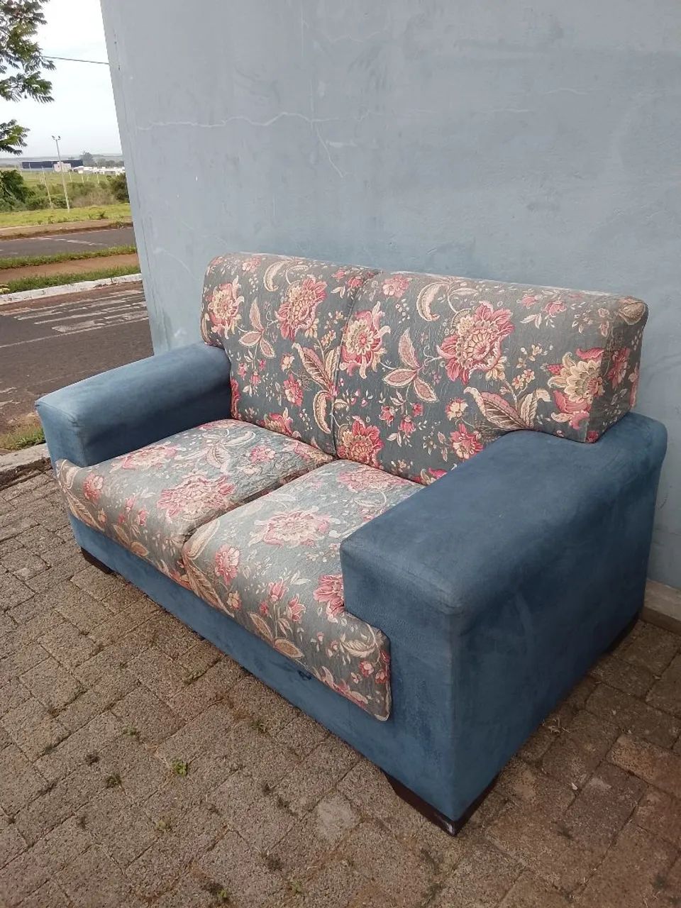 Sofá USADO já higienizado! ENTREGA dentro de Uberlândia MG  - Foto 2