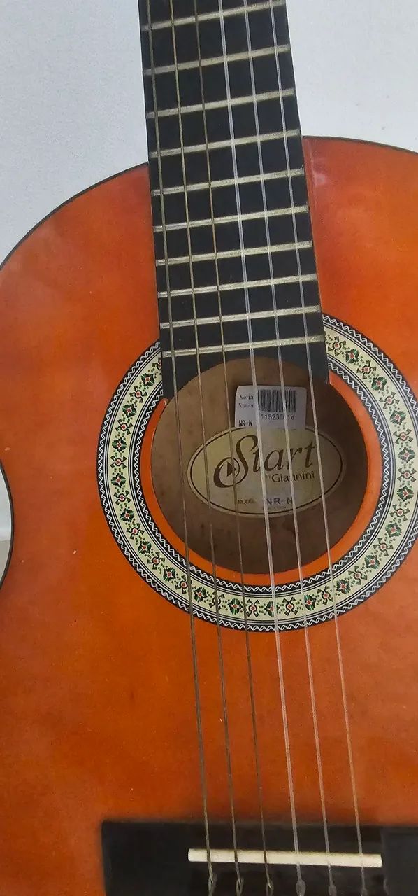 Violão pequeno