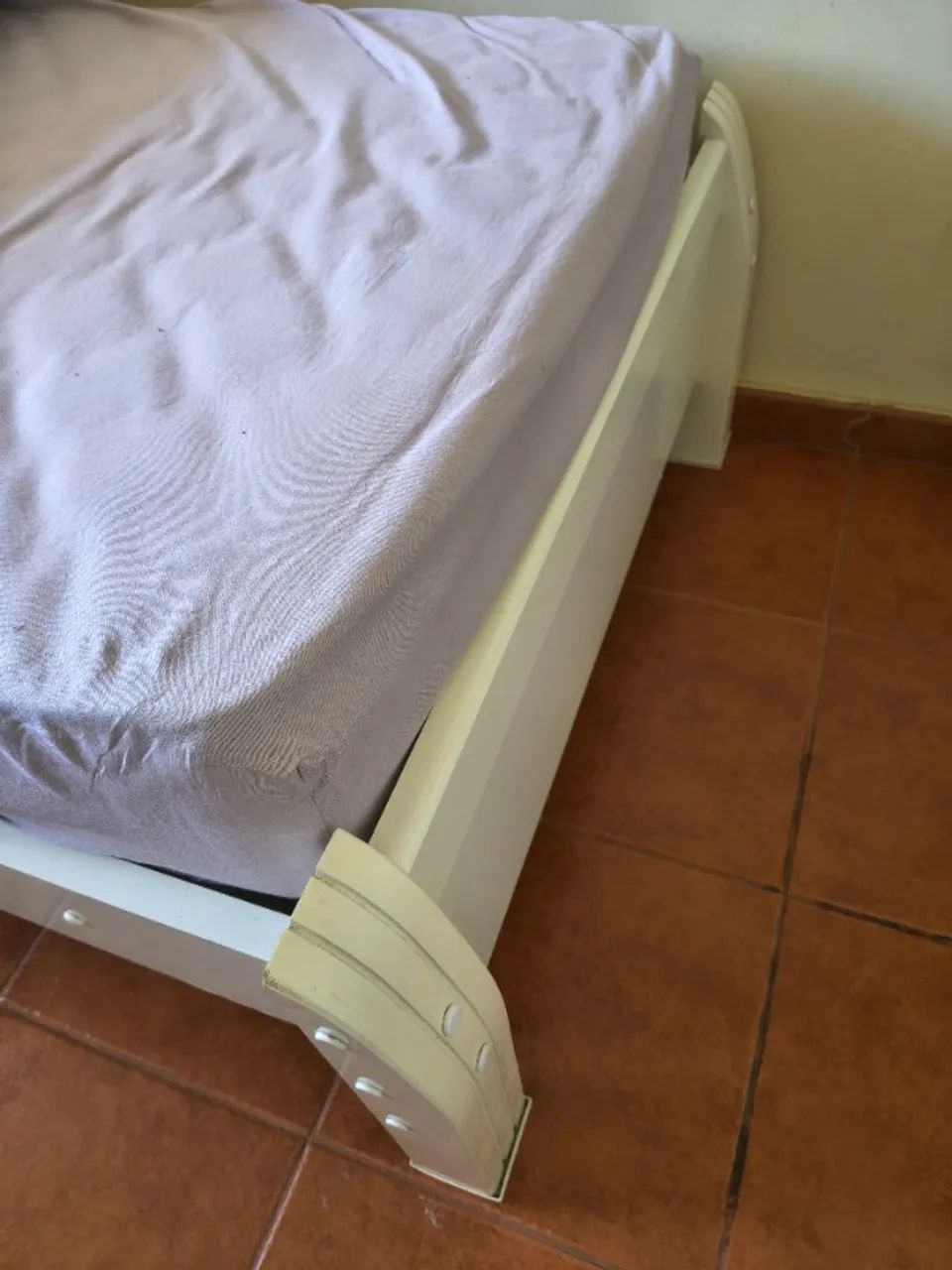 Cama de madeira com cabeceira alta - Foto 2