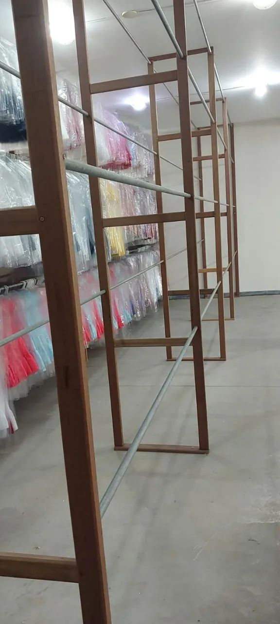 arara de roupas para confecção - Foto 2