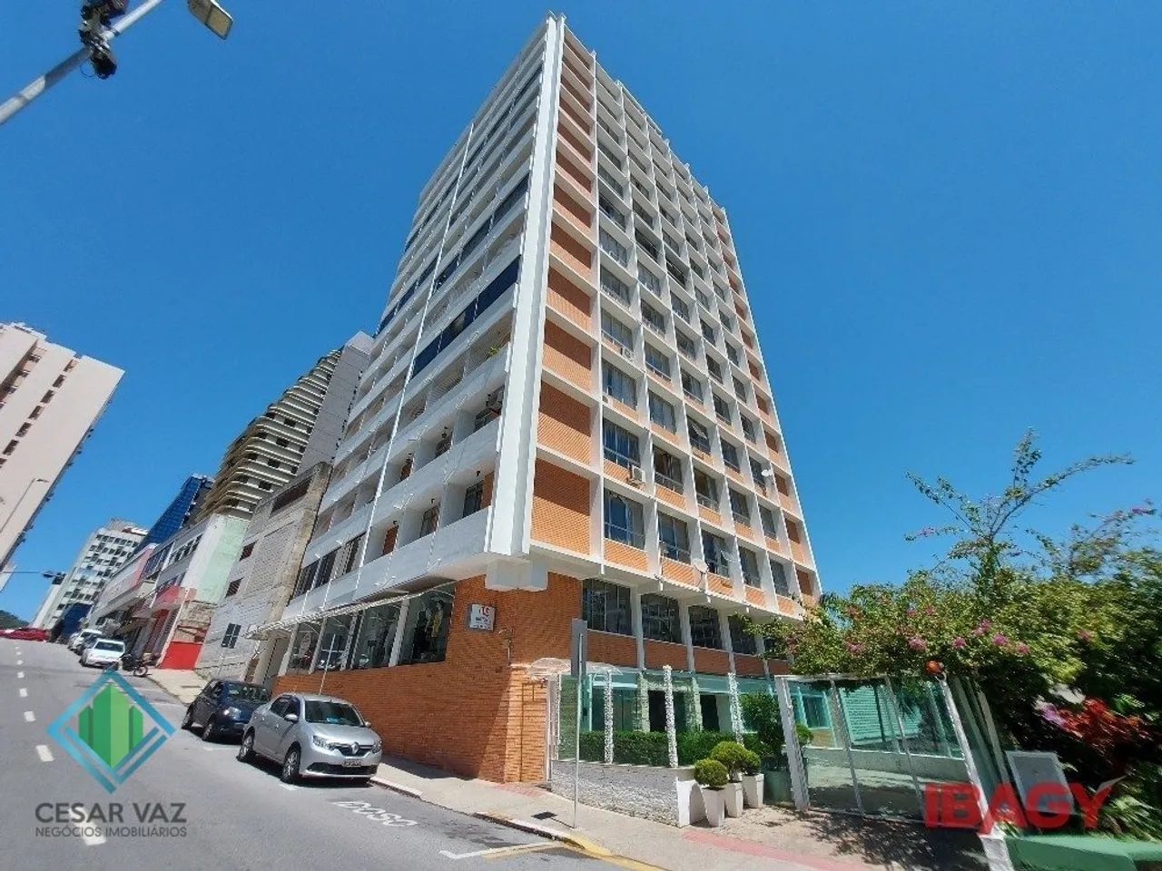 Apartamento mobiliado a venda no Centro de Florianópolis