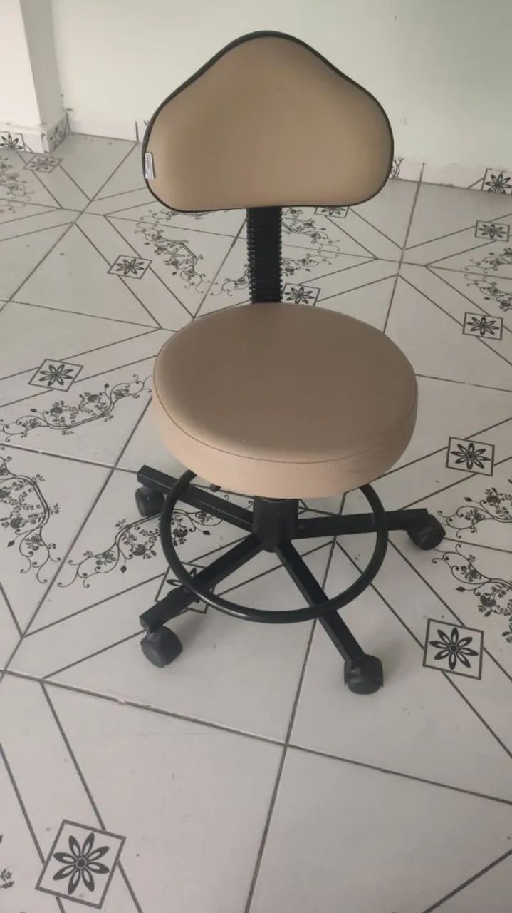 Vendo cadeira podologia e mojo. - Foto 2