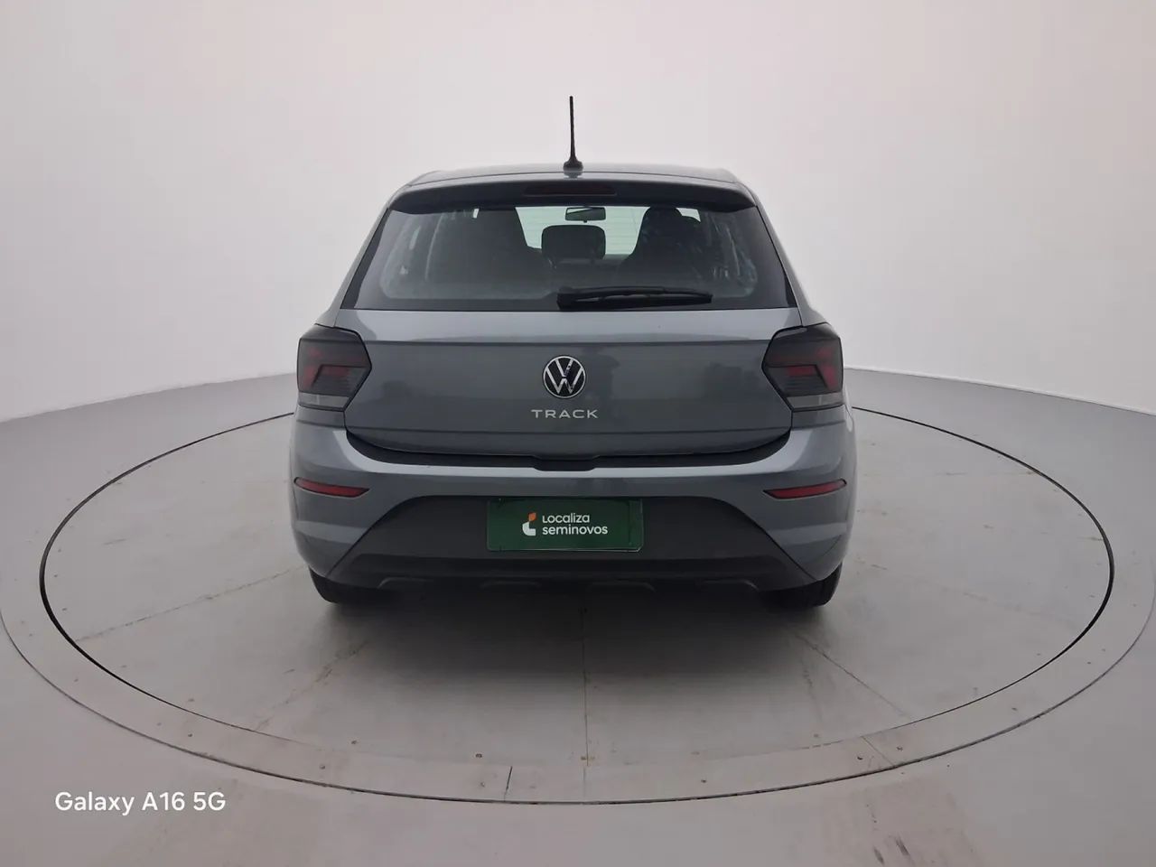 Volkswagen Polo Track 1.0 Flex 12V 5p, foto 4 de 18
