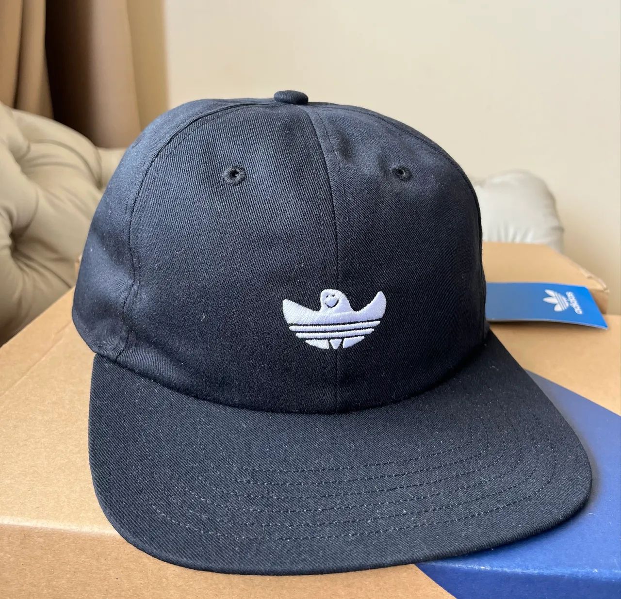 Boné Adidas skate.  - Foto 2