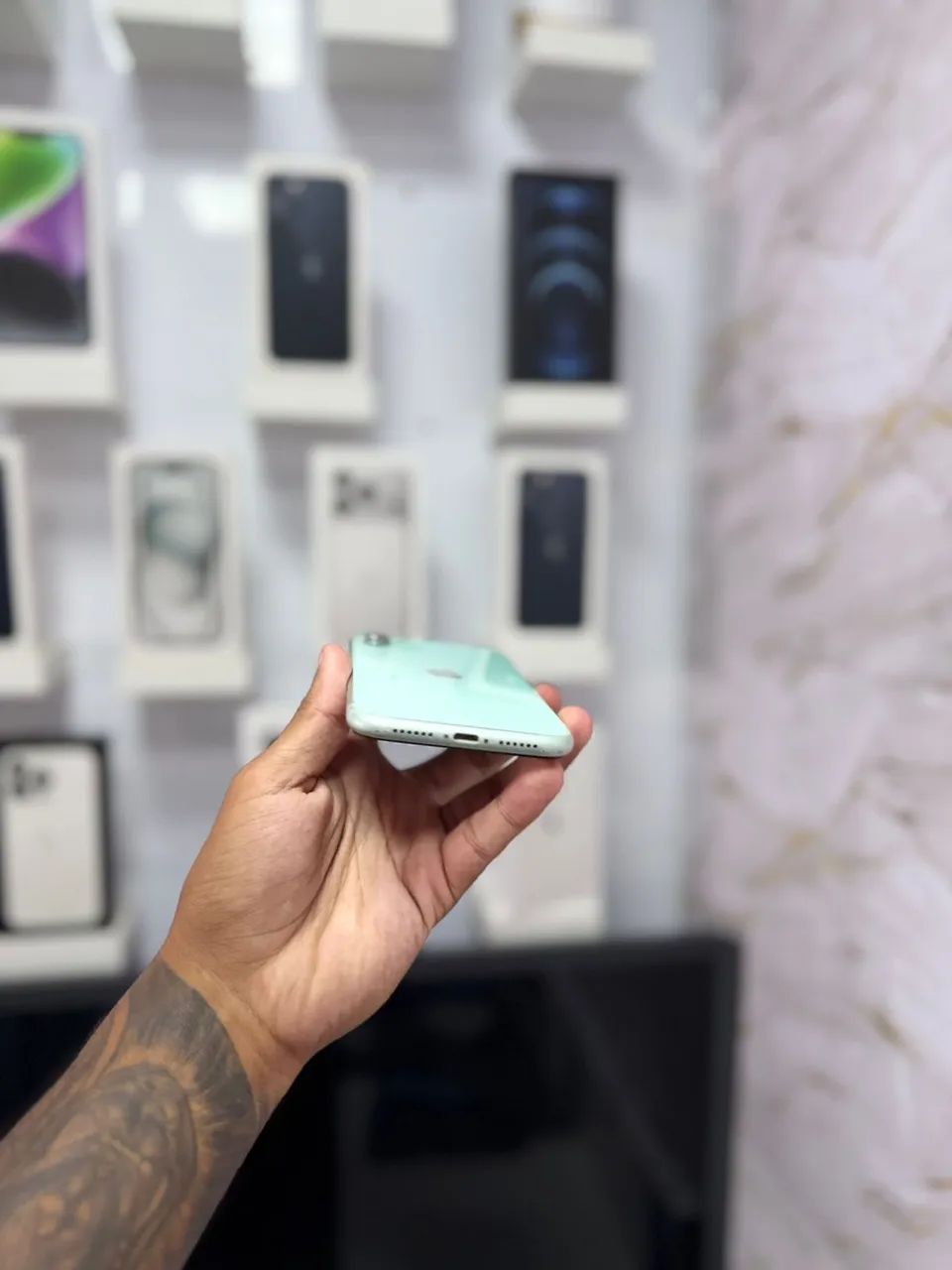 IPHONE 11 64 GB TELA NOVA  - Foto 4