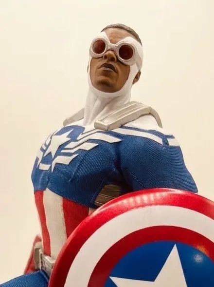 Capitão América Sam Wilson McFarlane - Foto 3