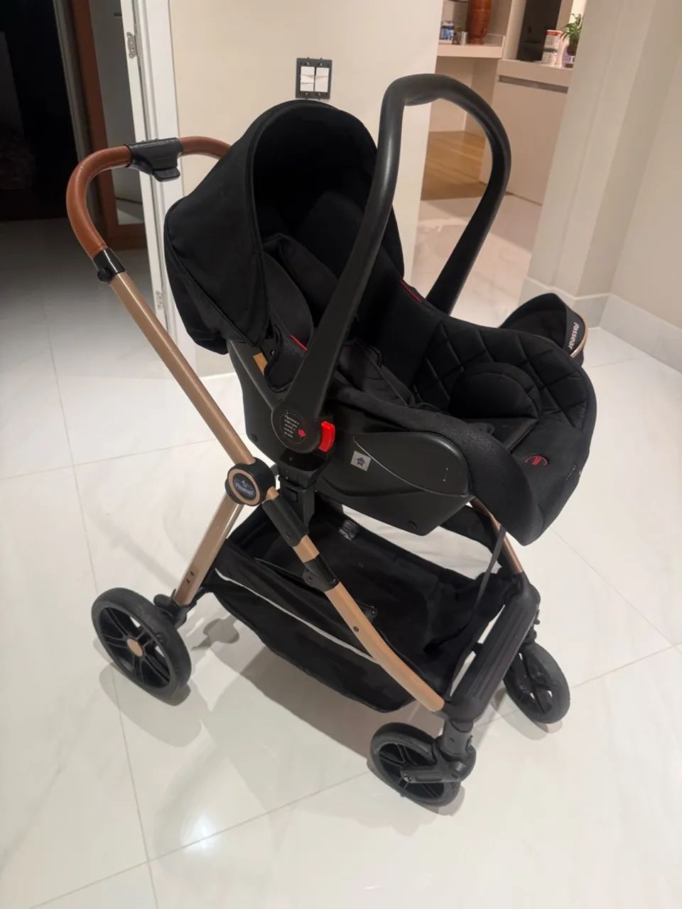 Carrinho de Bebê /3em 1 (Moisés c/-Bebe conforto integrado  - Foto 3