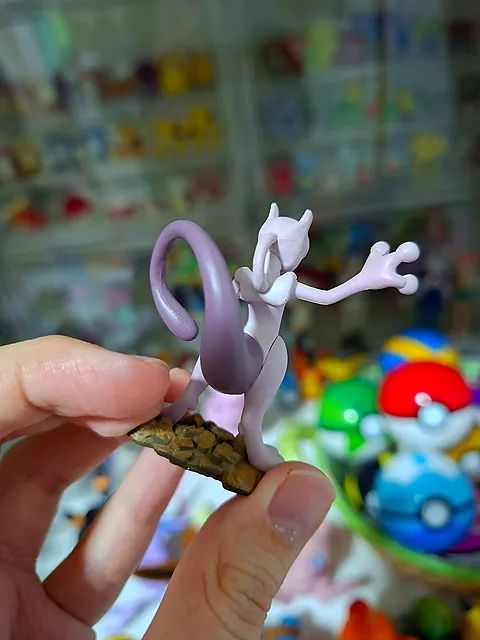 Pokemon Miniatura Mewtwo Black & White TCG - Foto 2