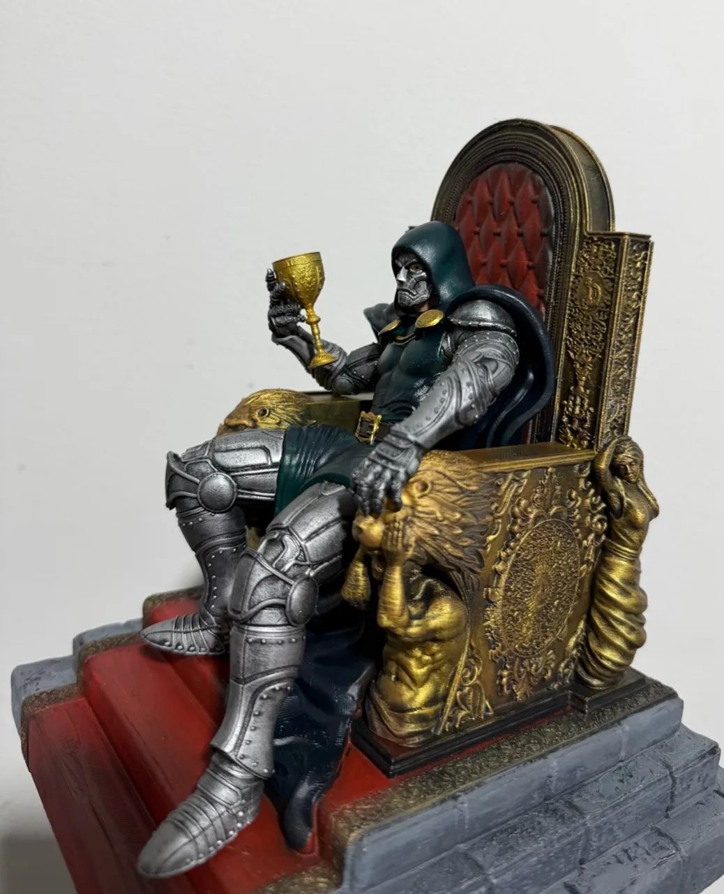 Dr. Doom 1/6 em resina  - Foto 4