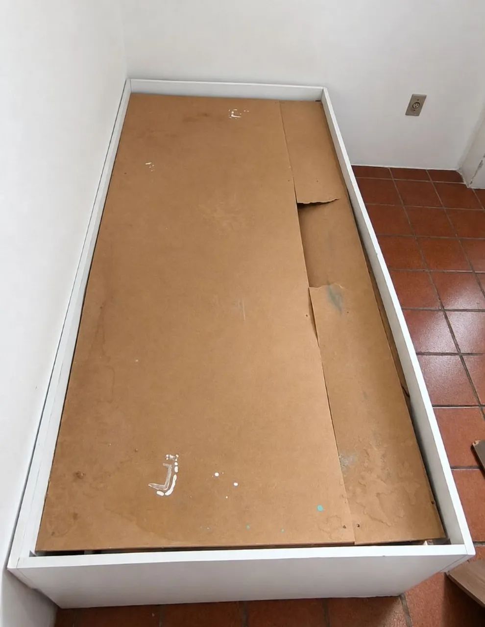 Bicama semi-novo( SEM OS COLCHÕES)