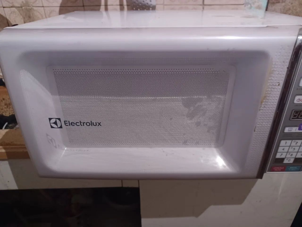 Vendo mictondas usado e em perfeitas condicoes por 300.00 - Foto 2