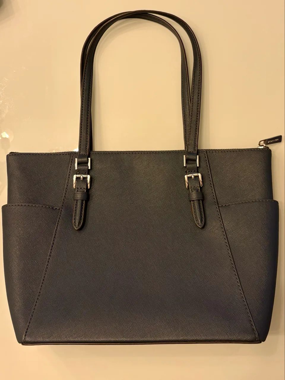 Michael Kors Charlotte Grande Bolsa Com Zíper Superior - Foto 2